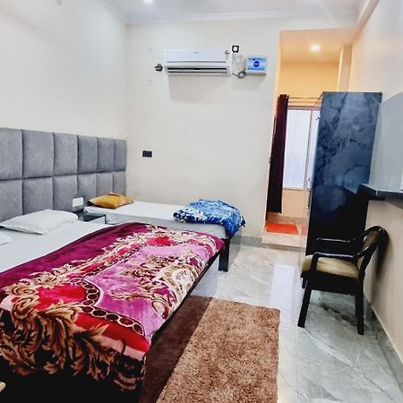 Surya Palace Ayodhya Exteriér fotografie