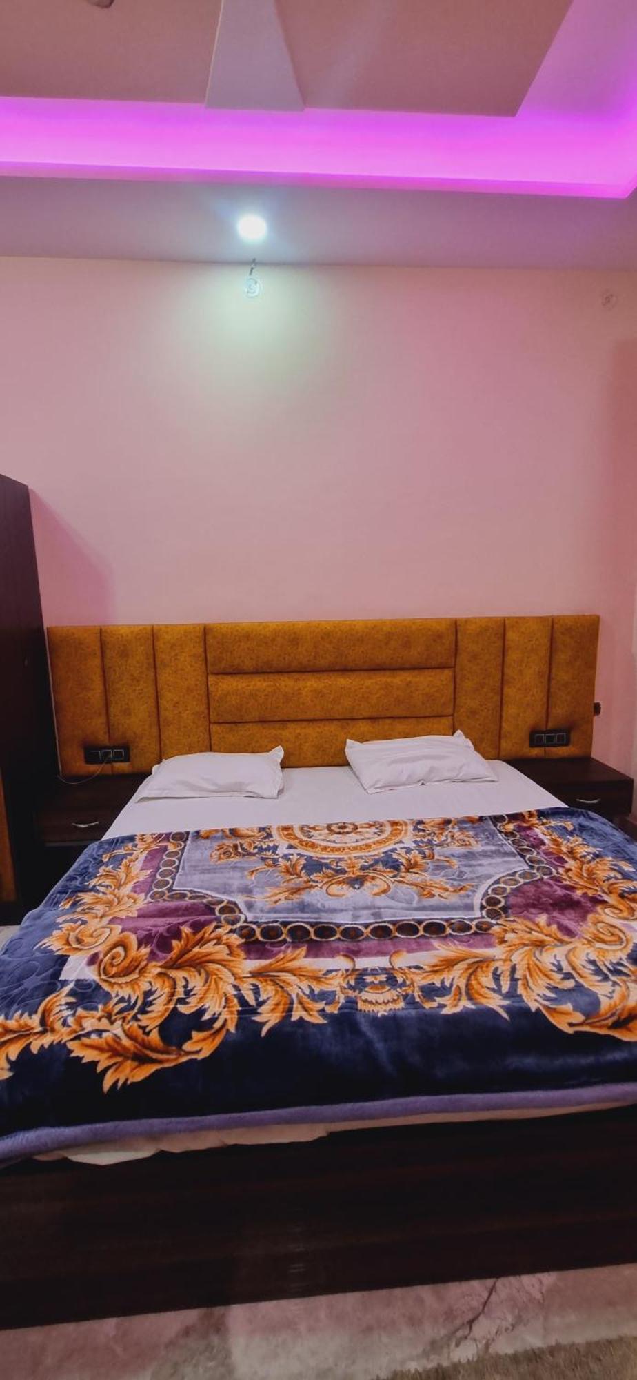 Surya Palace Ayodhya Exteriér fotografie