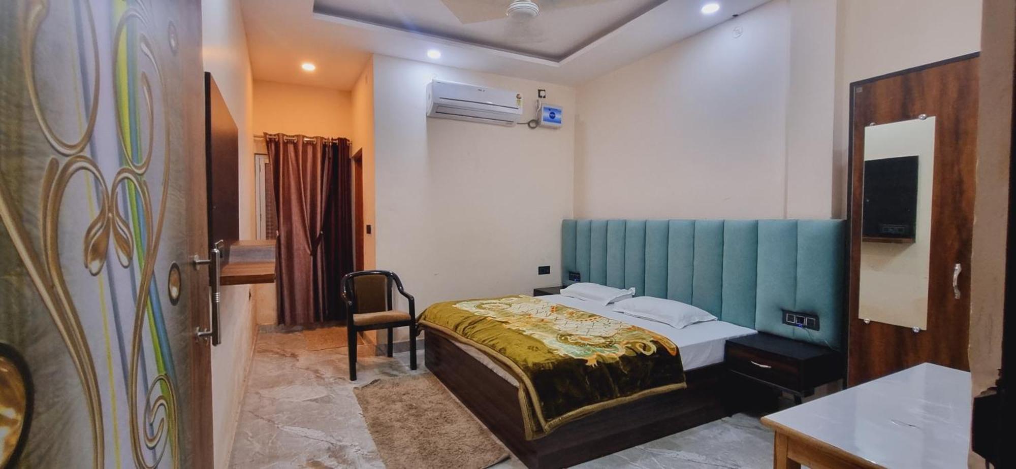 Surya Palace Ayodhya Exteriér fotografie
